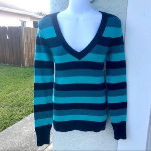 💥 GAP Striped V-neck Sweater
